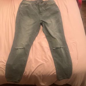 Grey Jeans with ripes on the knees